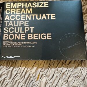 MAC Cosmetics Studio Fix Sculpt and Shape Contour Palette